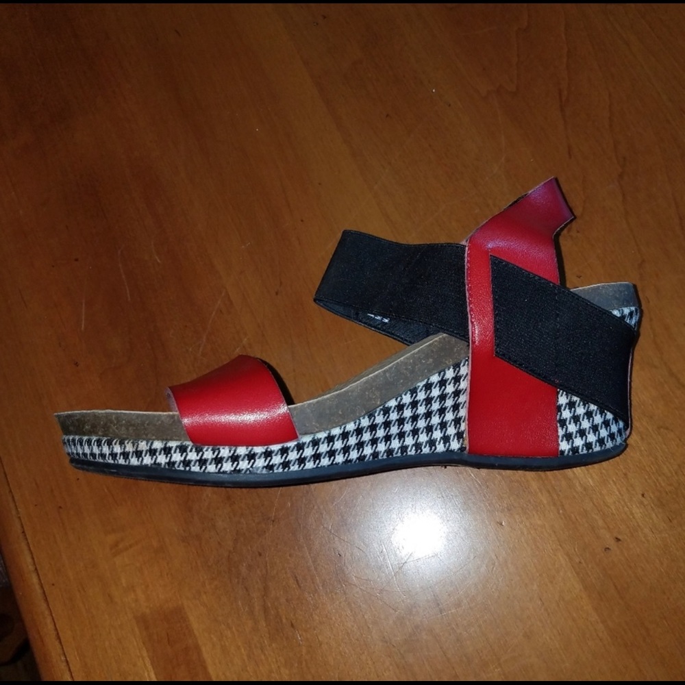 CORKYS Brandy Houndstooth Wedge Sandals sz 8